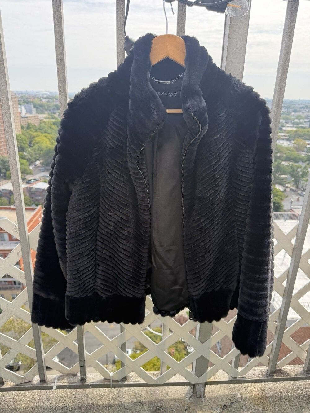 Bernardo Womens Black Chevron Ribbed FauxFur Bomber Jacket Size M Old Money Glam - Picture 4 of 11